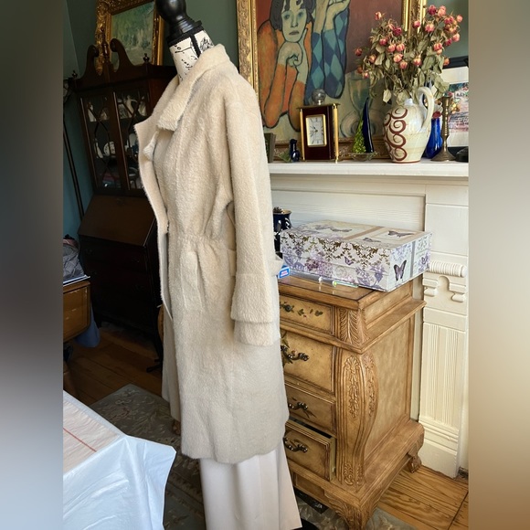 🔥 SALE!!!!🌟ICONIC Sweater Coat - Picture 4 of 11